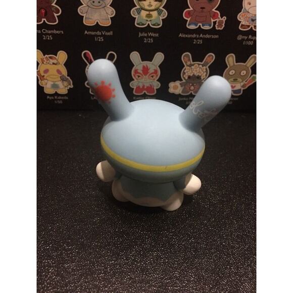Kidrobot Dunny Fatale Series 3" CW Duck 2/25 2010 Urban Vinyl Toy Figure - Picture 4 of 8